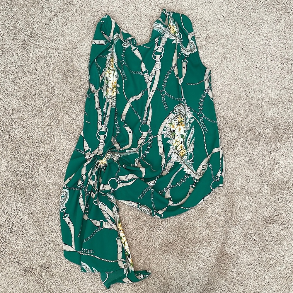 Green belt and chain patterned blouse